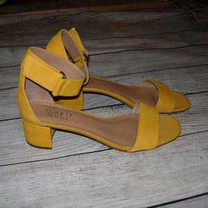 Franco Sarto yellow suede Heeled sandals 9